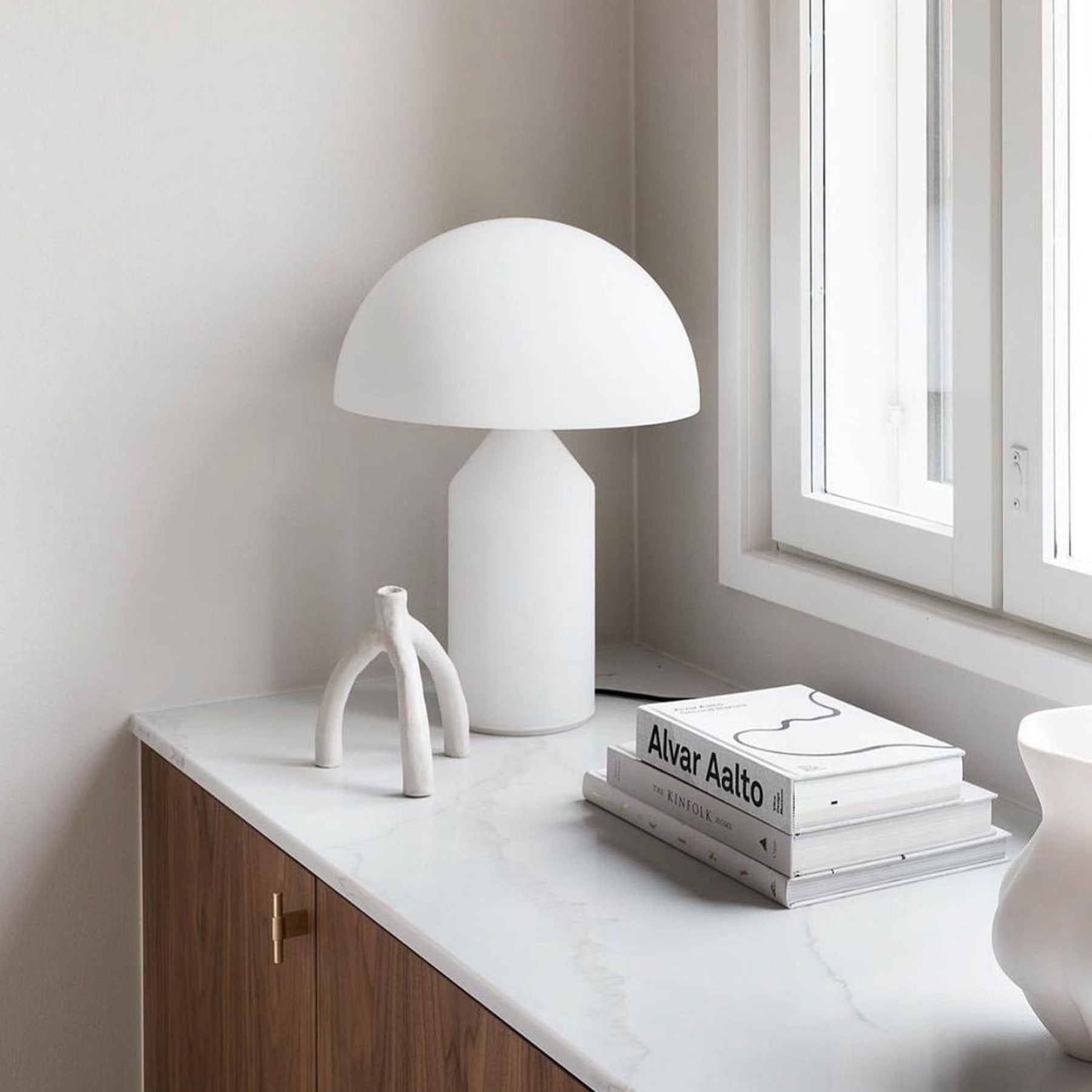 Modern Metal Table Lamp for Living Room and Bedroom — Halden Lighting
