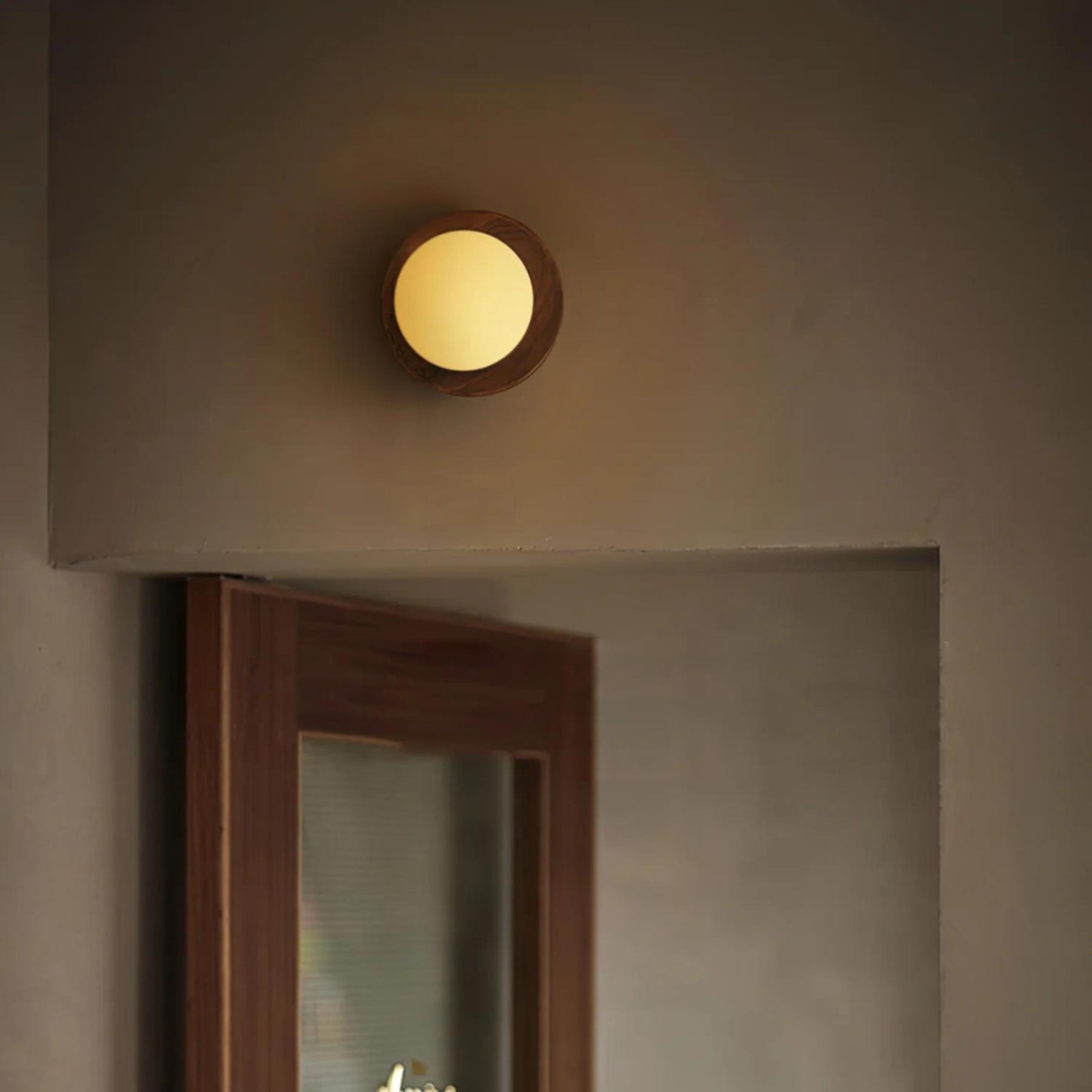 Modern Wood Wall Light for Living Room and Bedroom — Halden Lighting