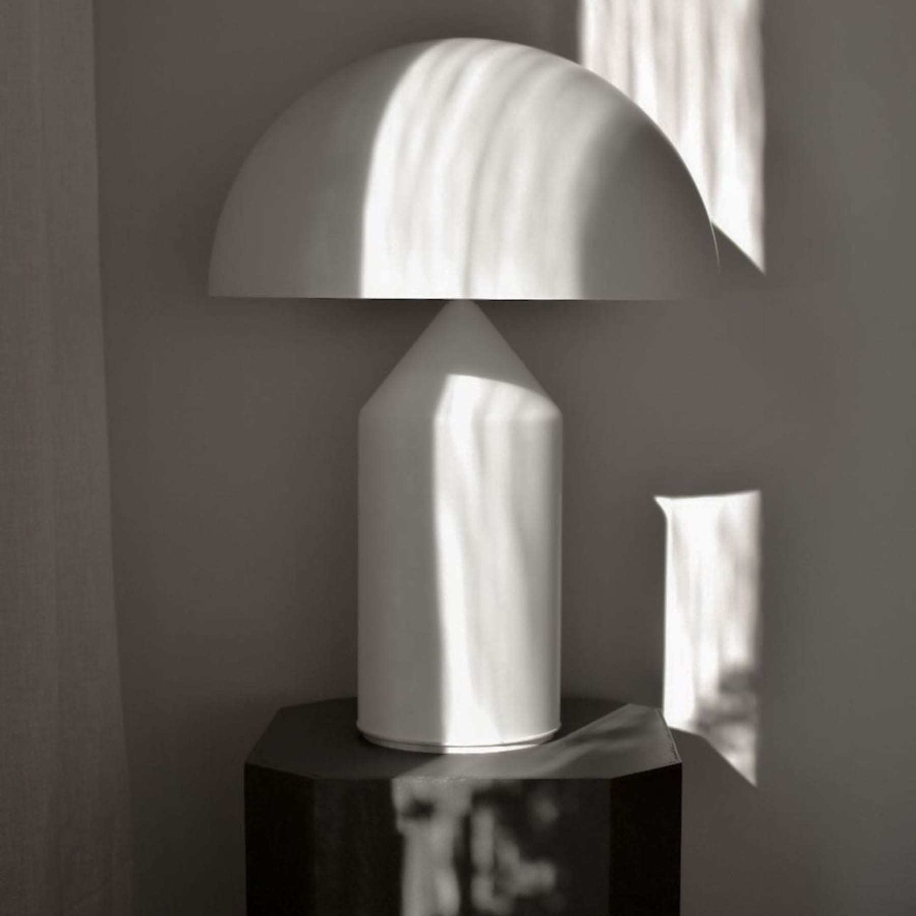 Modern Metal Table Lamp for Living Room and Bedroom — Halden Lighting
