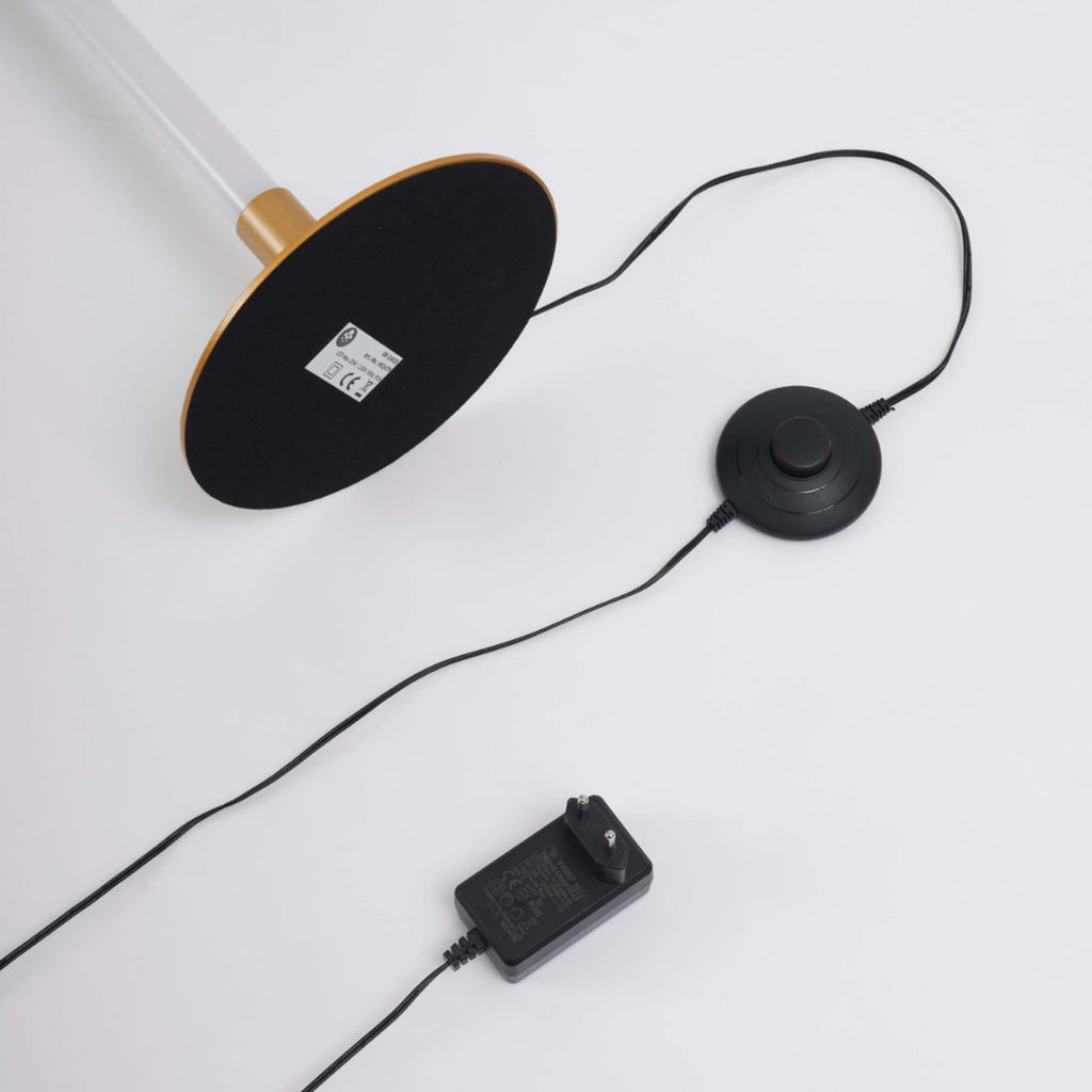 Minimalist Metal Floor Lamp With Tri-Colour Dimming — Halden Lighting