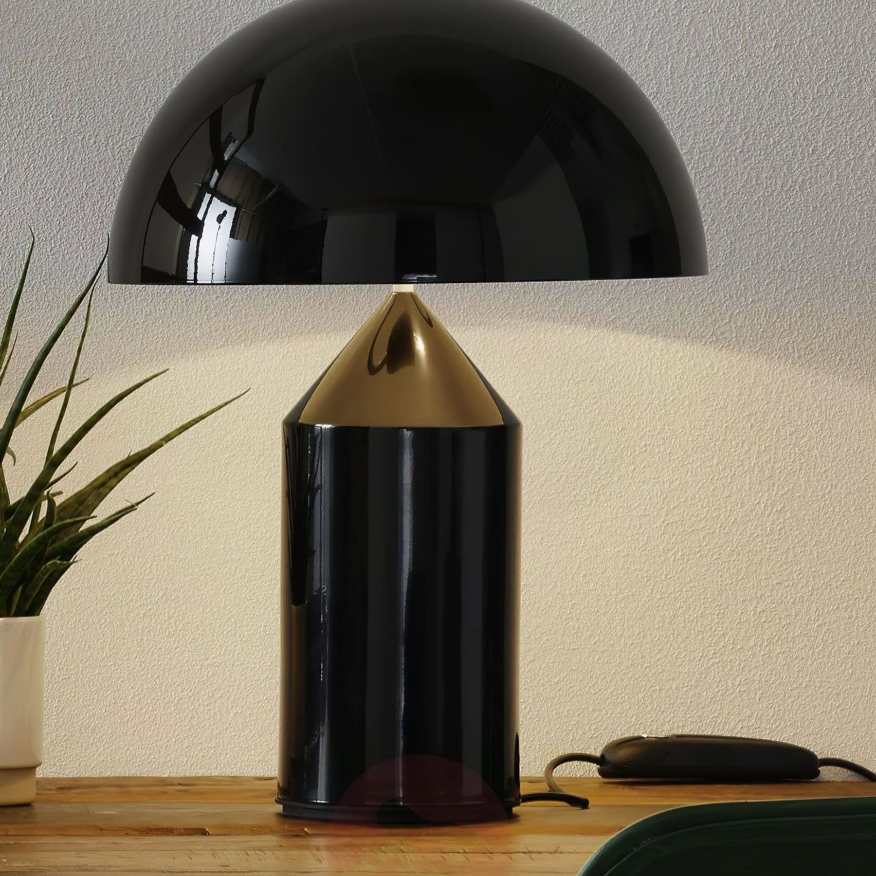 Modern Metal Table Lamp for Living Room and Bedroom — Halden Lighting